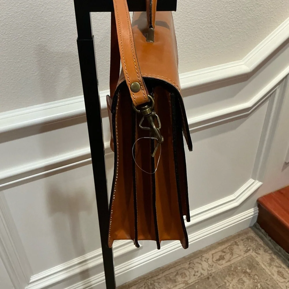 Classic Tan Leather Briefcase Shoulder Bag